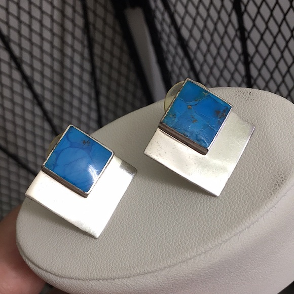🖤Vtg Native American sterling and turquoise earrings - Picture 1 of 17